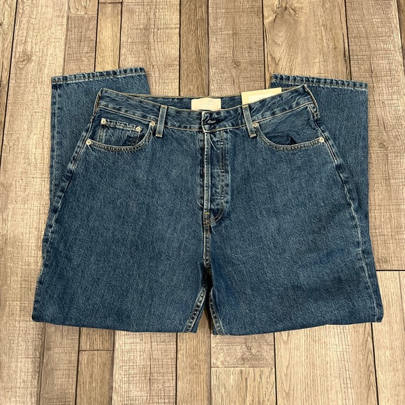 Everlane- The Curvy 90s Cheeky Straight Jeans - Picture 2 of 5